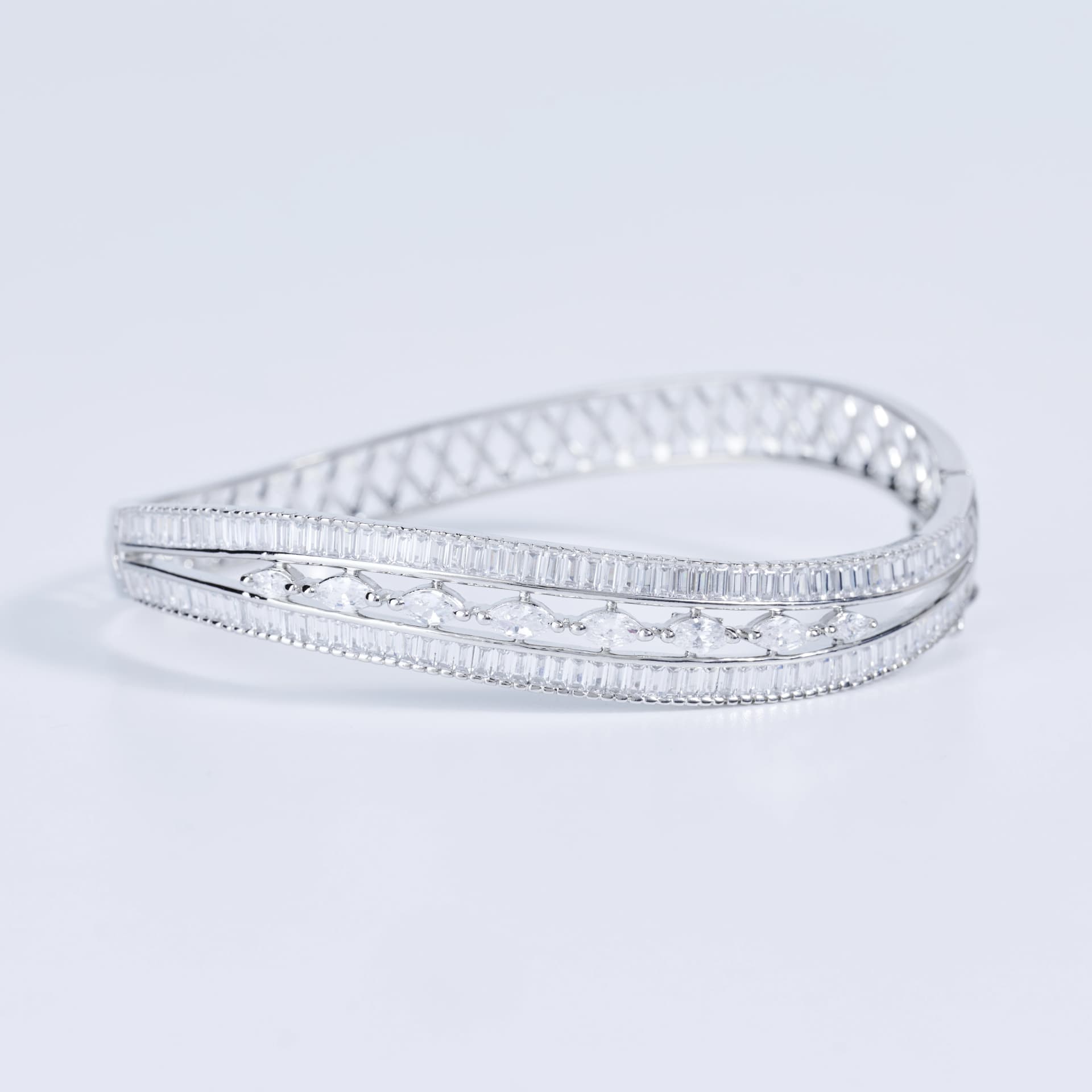 The Riviera Wave Bracelet 3