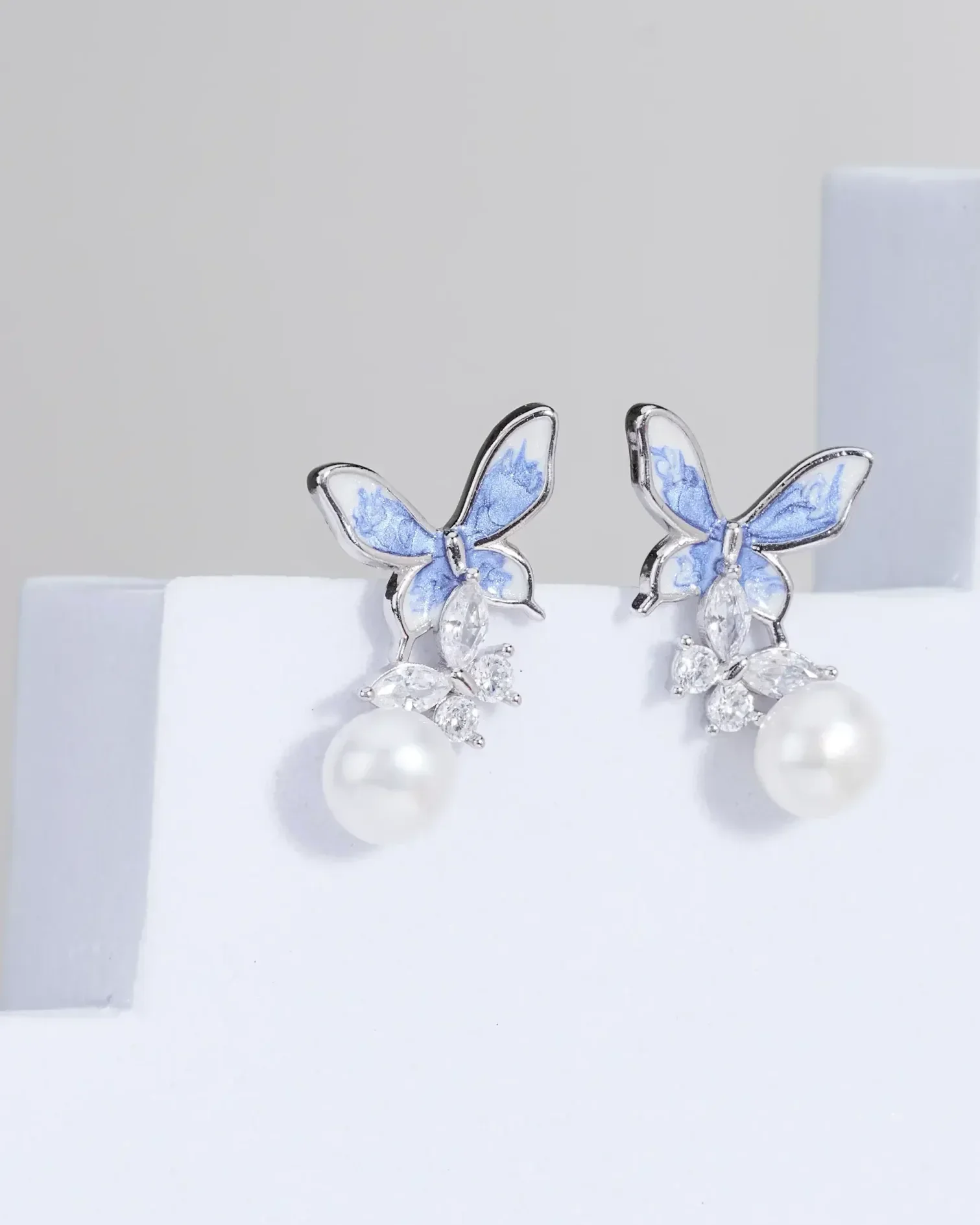 Sparkling Halo Square Studs