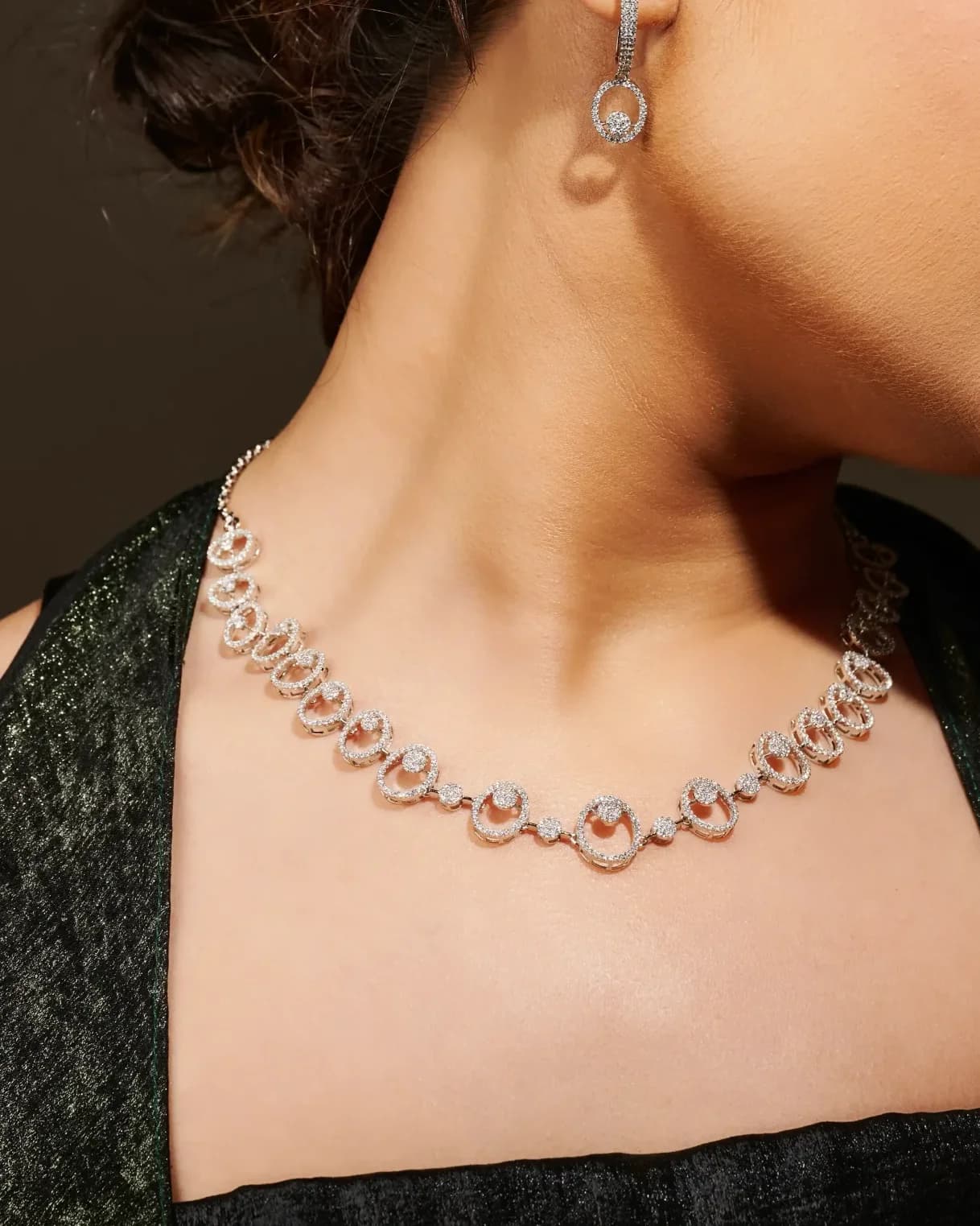 Eterna Halo Necklace Set
