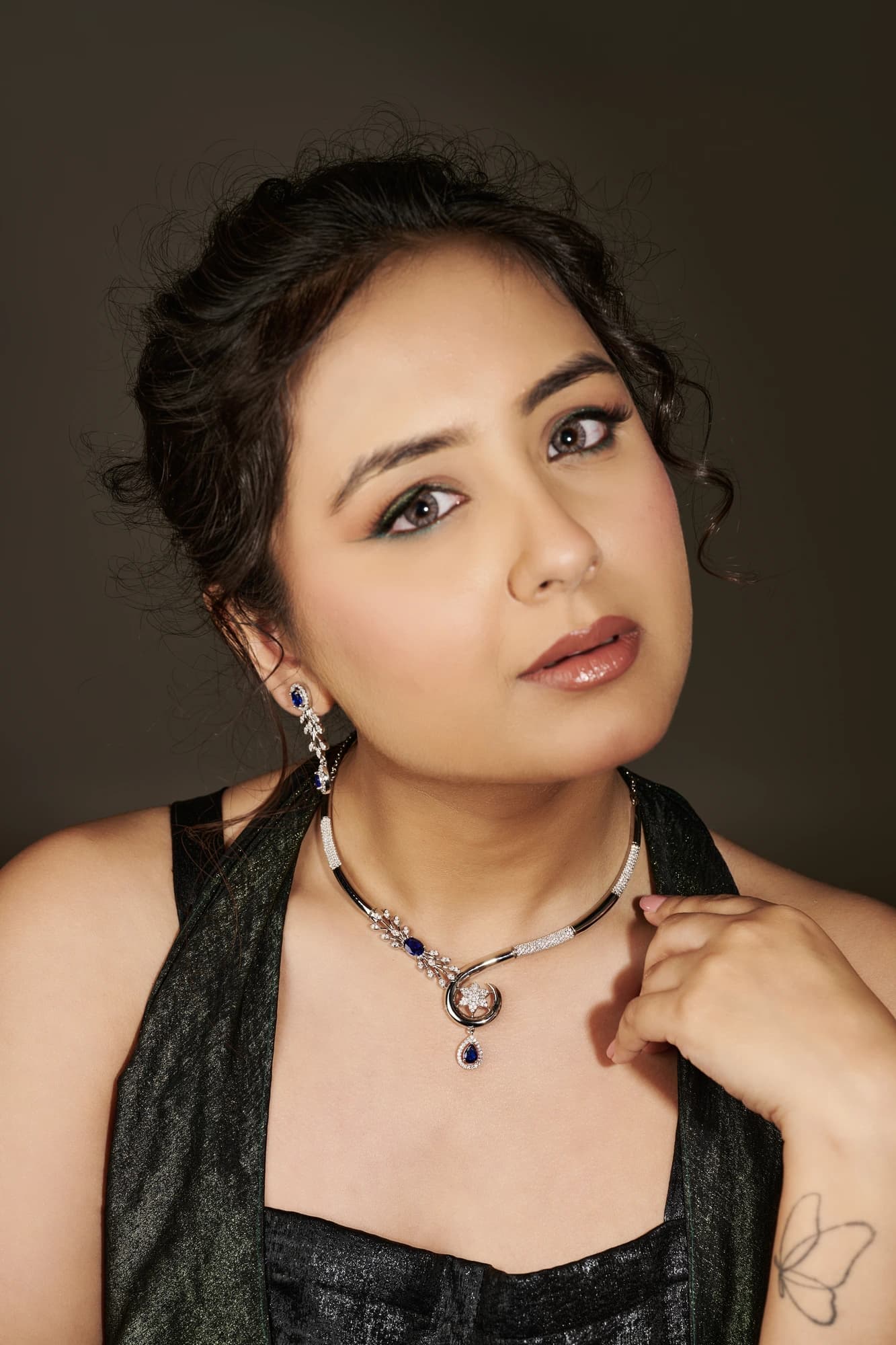 Sapphire Collar Necklace Set