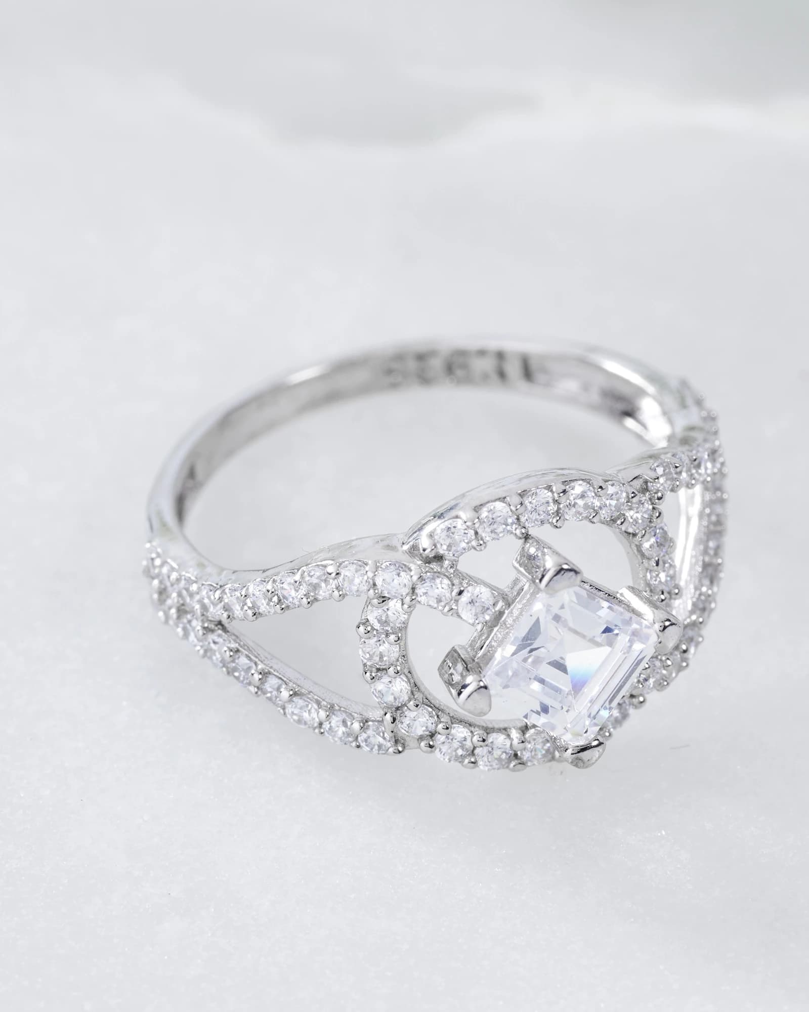 Kite Halo Ring
